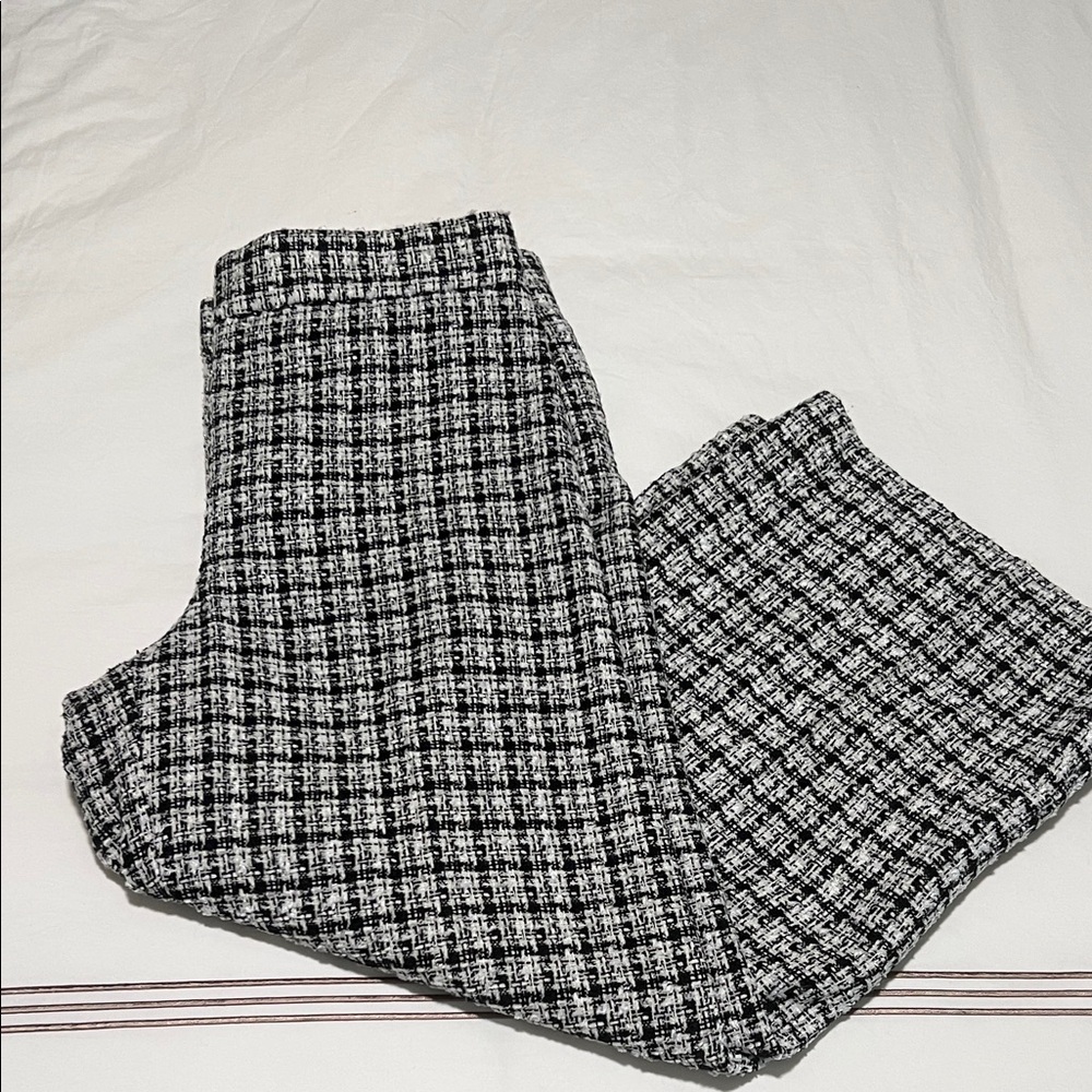 Ann Taylor Wide Leg Cropped Trouser Black and White Plaid Size 6